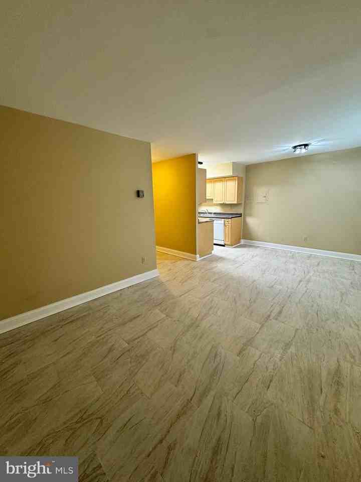 1009 Chillum Rd Apt 110 #110 - Photo 3 of 4