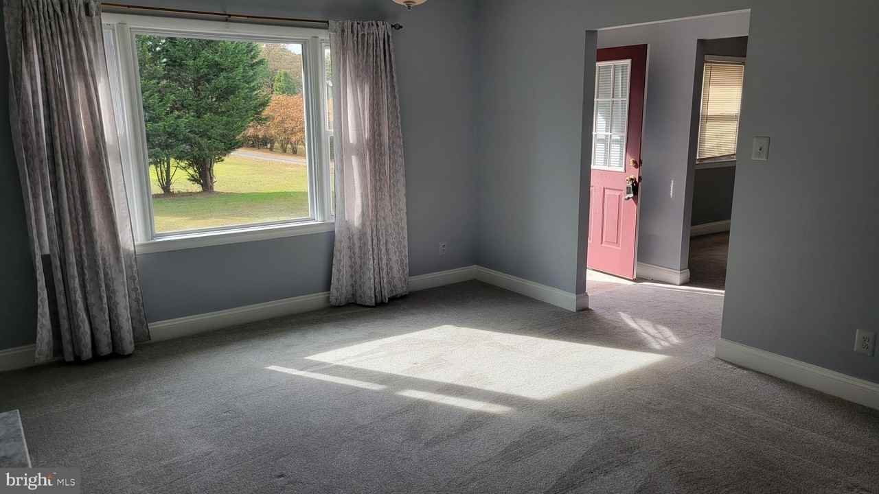 29620 Whalen Rd - Photo 3 of 16