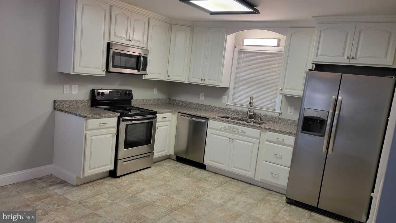 29620 Whalen Rd - Photo 6 of 16