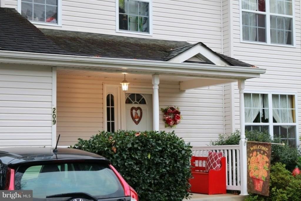 209 Franklin Street - Photo 2 of 14