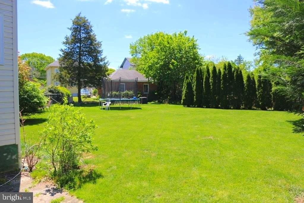 211 Franklin Street - Photo 4 of 26