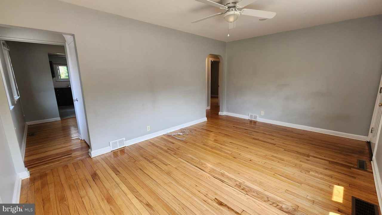 225 Deptford Road - Photo 7 of 19