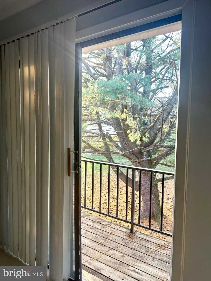 413 Silver Ct - Photo 5 of 7