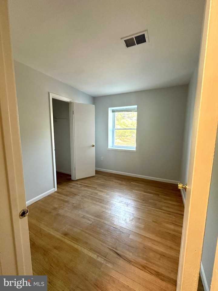 413 Silver Ct - Photo 6 of 7