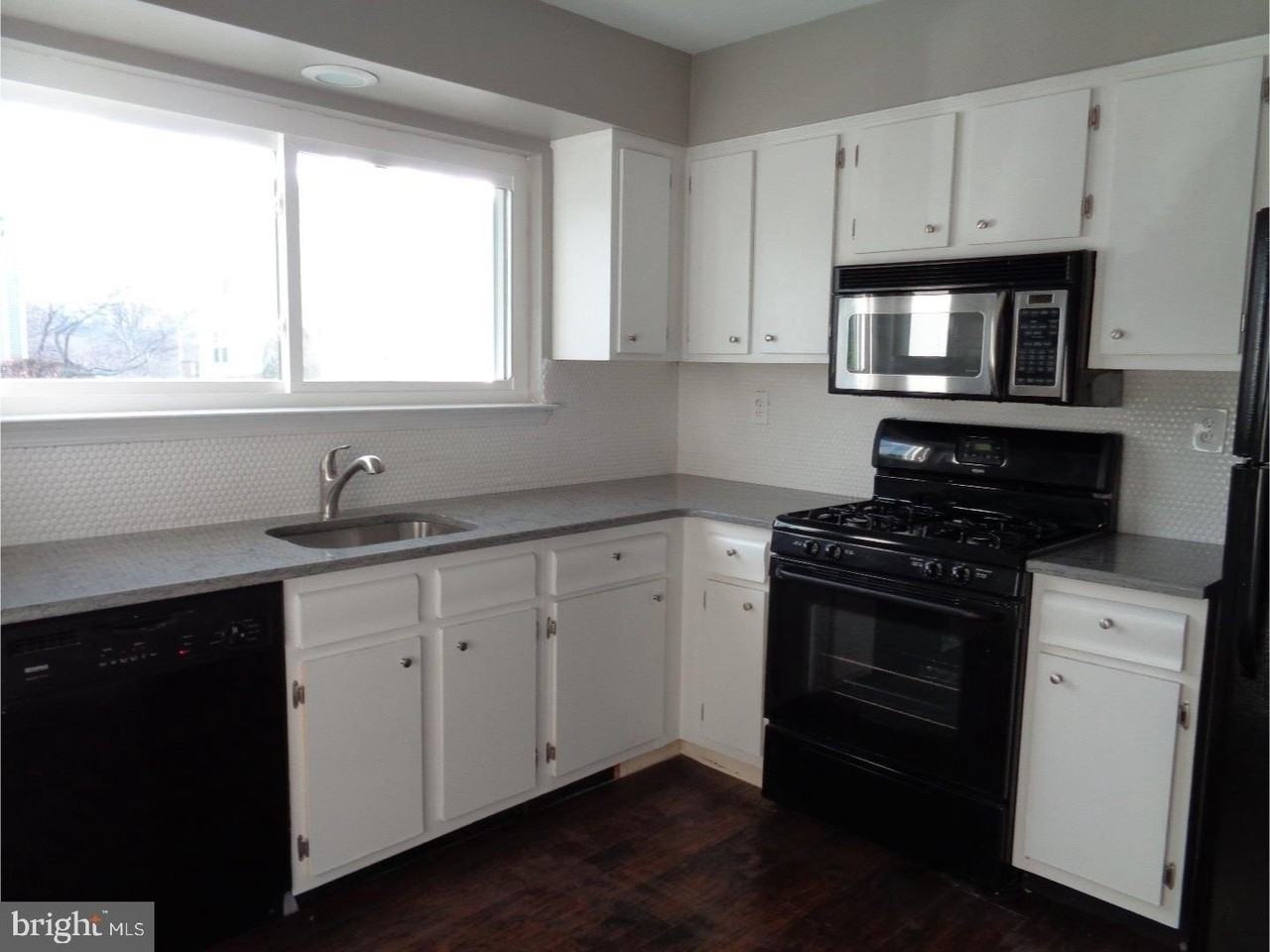 101 Greenridge Circle - Photo 2 of 16