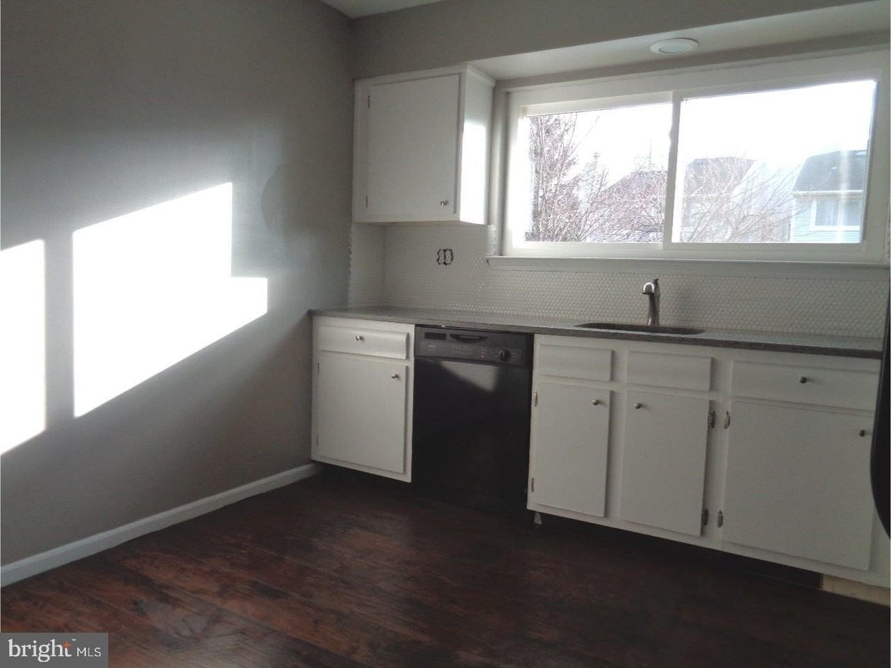 101 Greenridge Circle - Photo 4 of 16