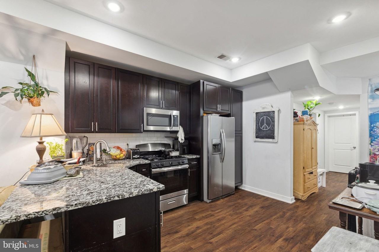 1715 Monument St - Photo 6 of 30