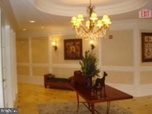 2655 Prosperity Ave Apt 240 #240 - Photo 3 of 9