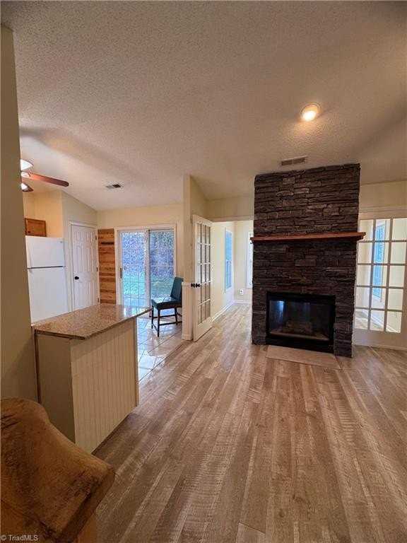 5520 Regents Village Drive - Photo 5 of 43