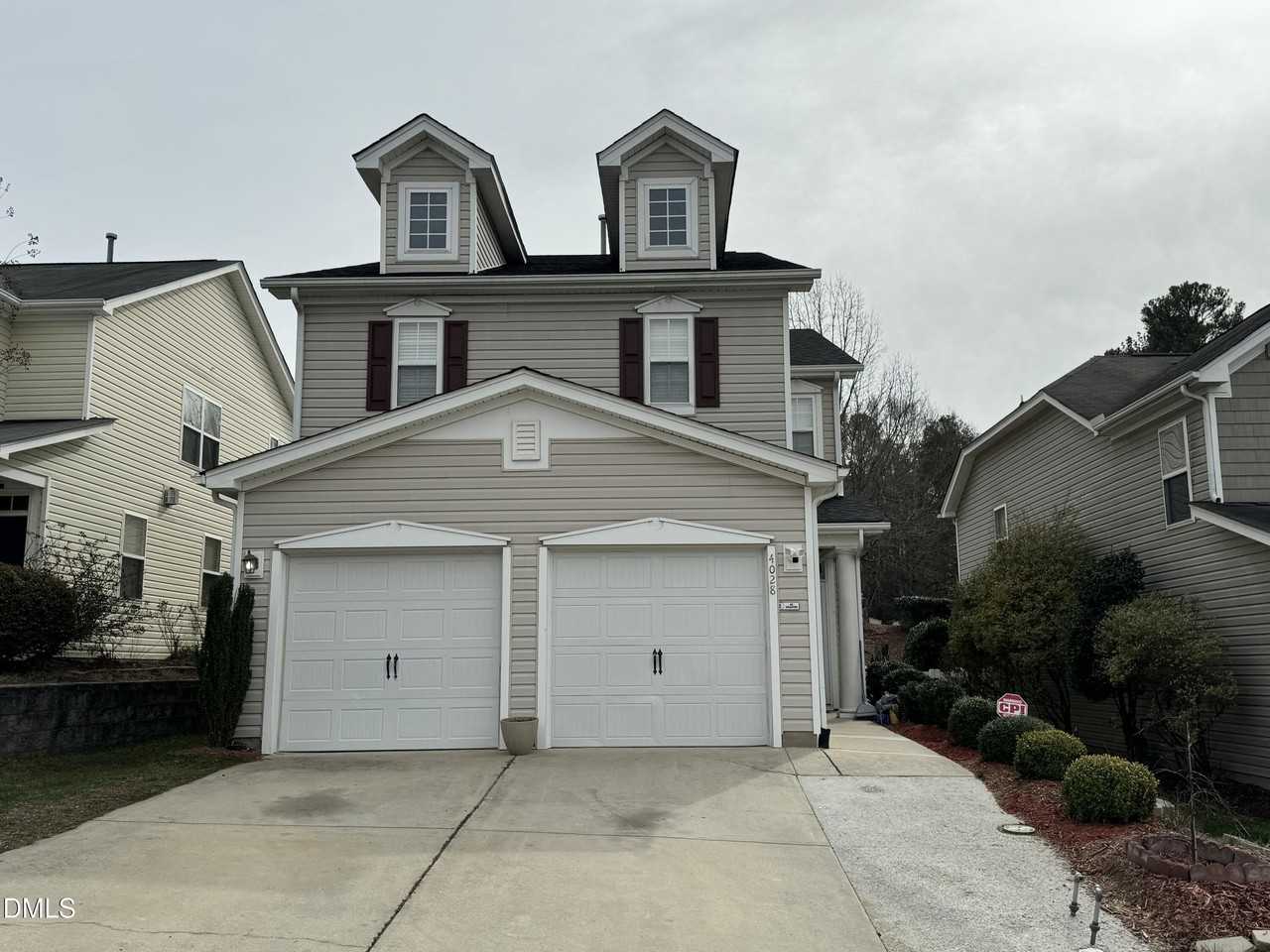 4028 Remington Oaks Cir - Photo 2 of 8
