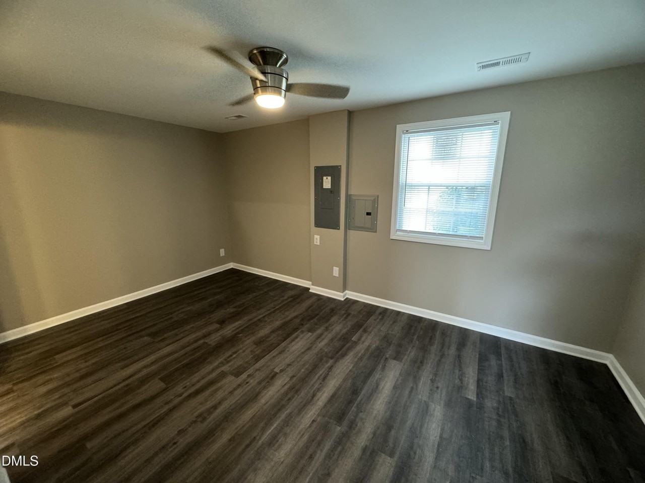 4028 Remington Oaks Cir - Photo 4 of 8