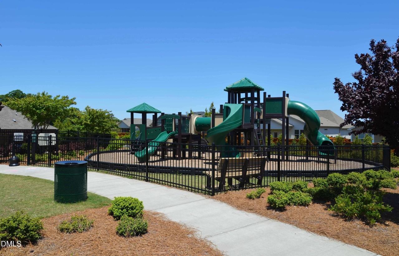 3904 Swinton St - Photo 3 of 27