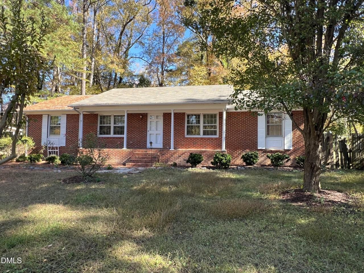 155 Dorsey Pl - Photo 2 of 15