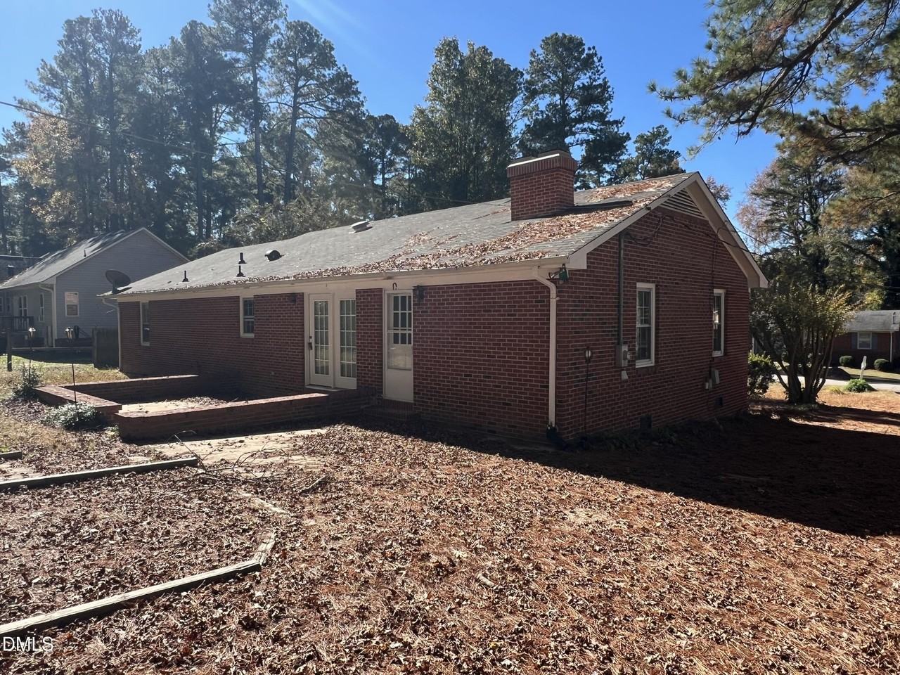 155 Dorsey Pl - Photo 3 of 15