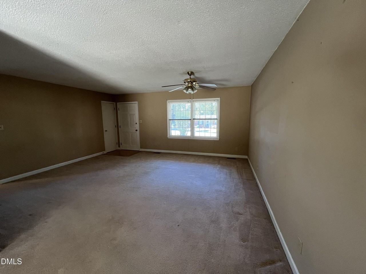 155 Dorsey Pl - Photo 5 of 15