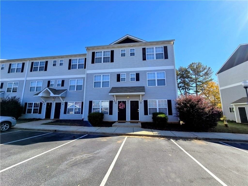 220 Campus Dr Apt H #H - Photo 2 of 33