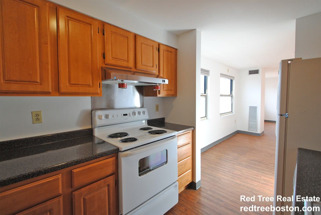 5 Pine St #C - Photo 6 of 19