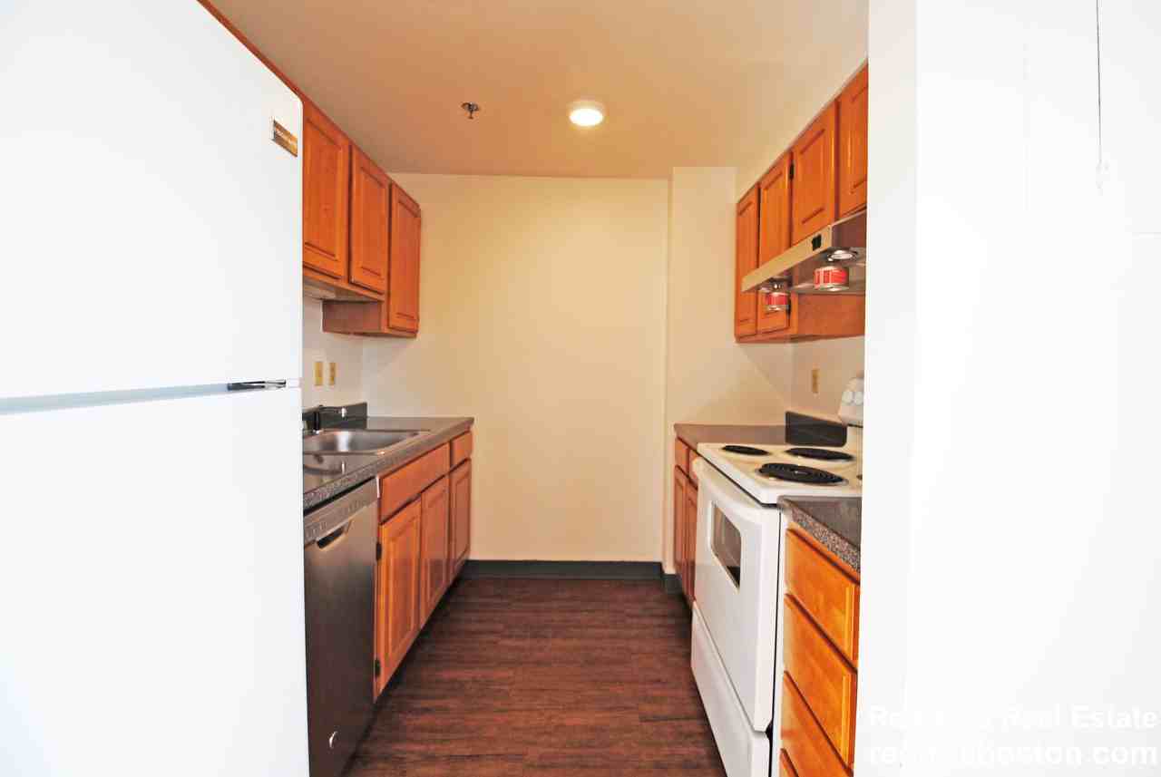 5 Pine St #C - Photo 7 of 19