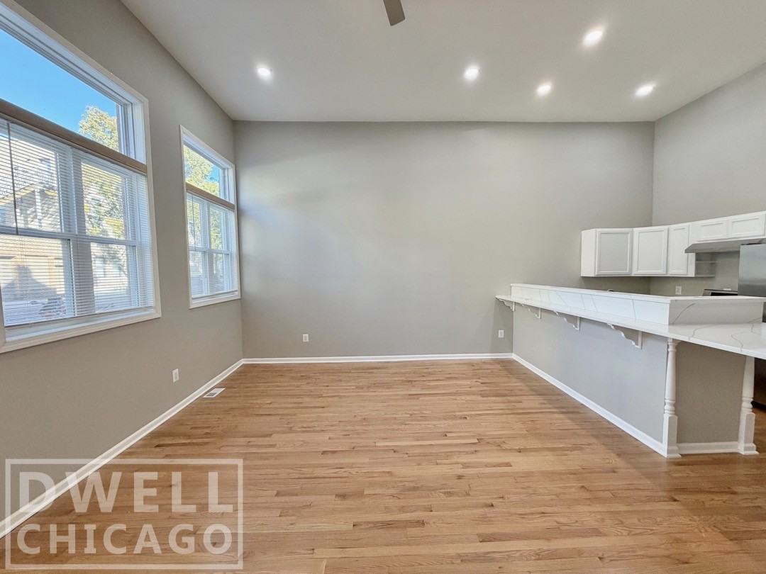 1013 W 19th St #1 - Photo 4 of 27