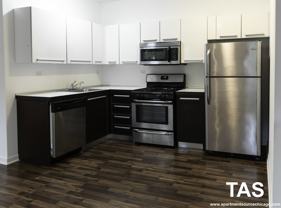 1544 W Glenlake Ave #2D - Photo 1 of 1