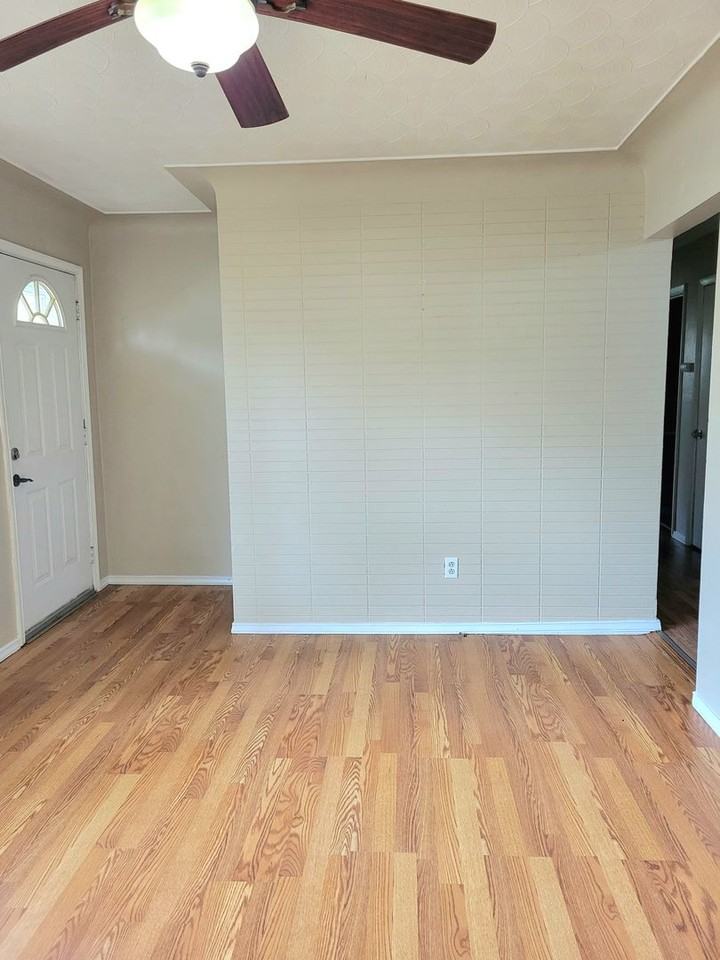 7 Bradley St - Photo 6 of 24