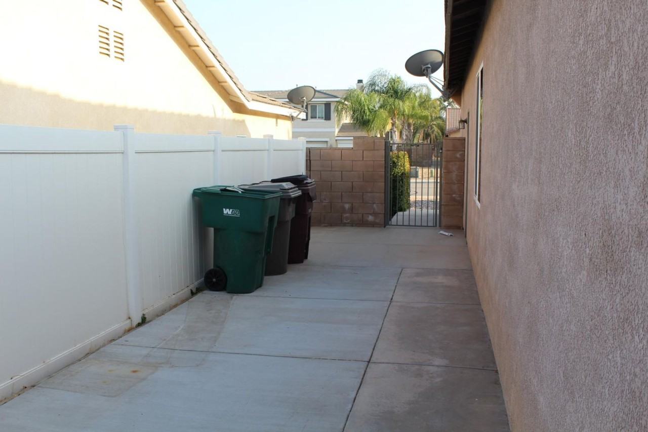 25556 Cedar River Ct - Photo 3 of 19