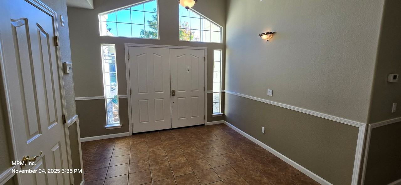 1927 Fieldstone Cir - Photo 3 of 25