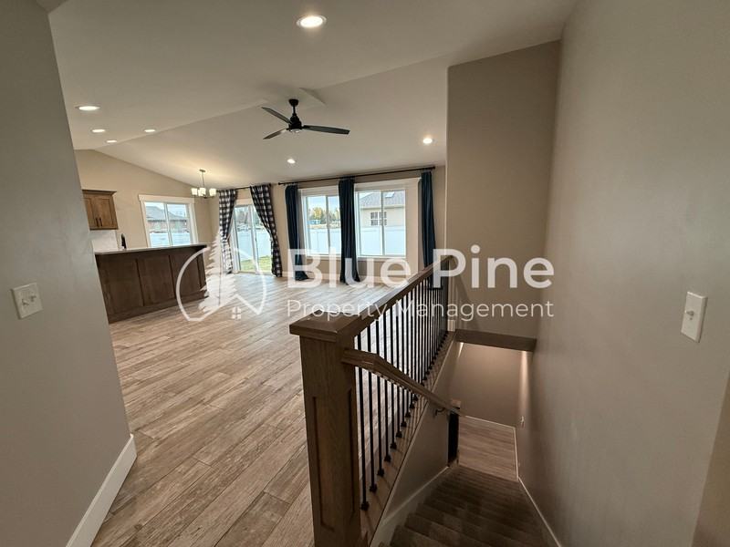 3755 Washington Parkway - Photo 2 of 31