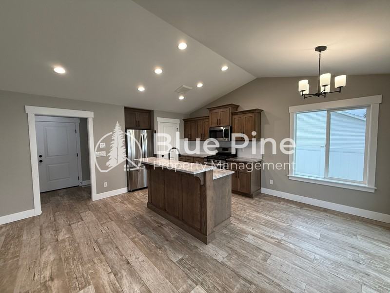 3755 Washington Parkway - Photo 6 of 31