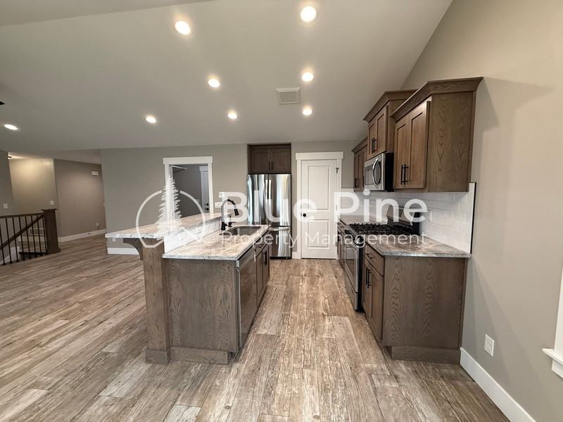 3755 Washington Parkway - Photo 7 of 31