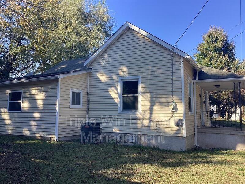 535 S Adams St - Photo 2 of 36