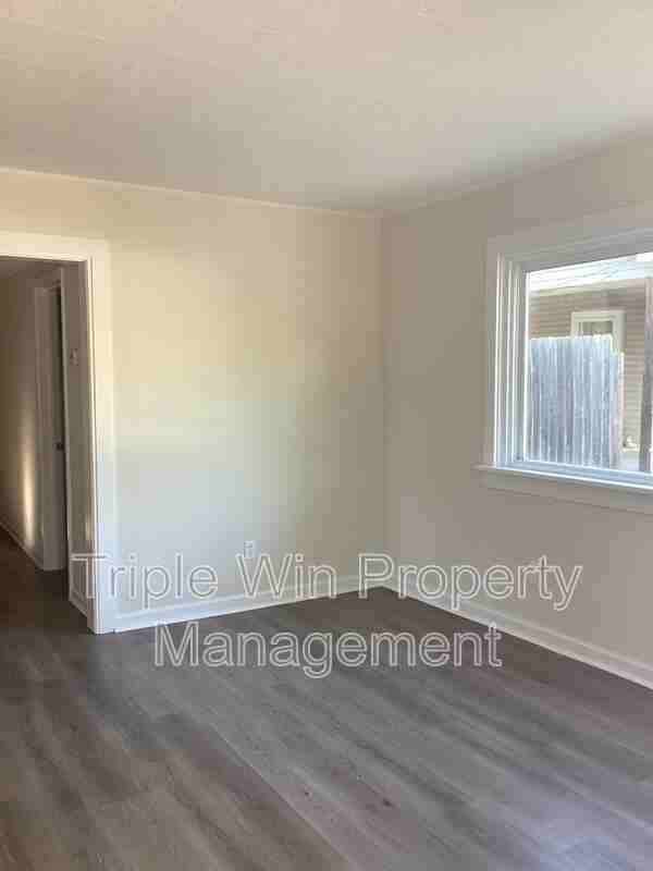 535 S Adams St - Photo 6 of 36