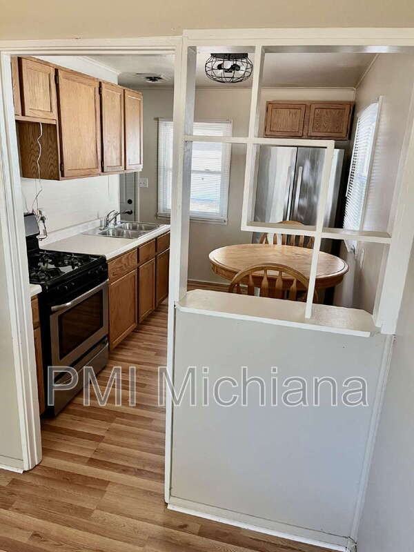 519 Grand Blvd - Photo 5 of 14