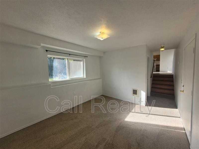 10714 E Augusta Ave - Photo 5 of 12