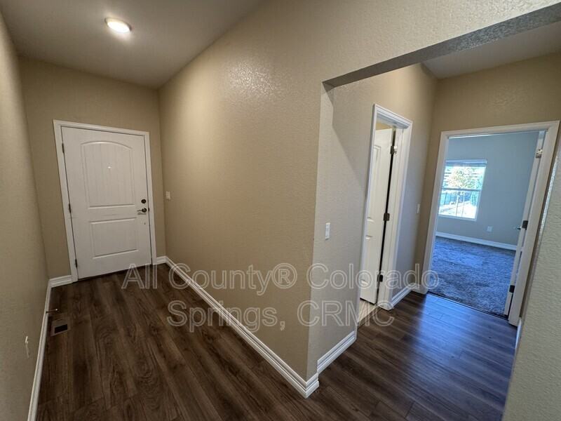 770 Thimbleberry Pt - Photo 3 of 36