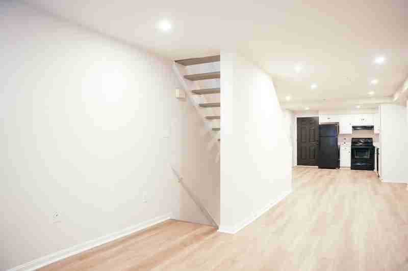 916 West Lombard Street - Photo 4 of 50