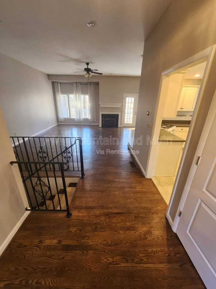 4000 Laurel Park Hwy - Photo 4 of 10