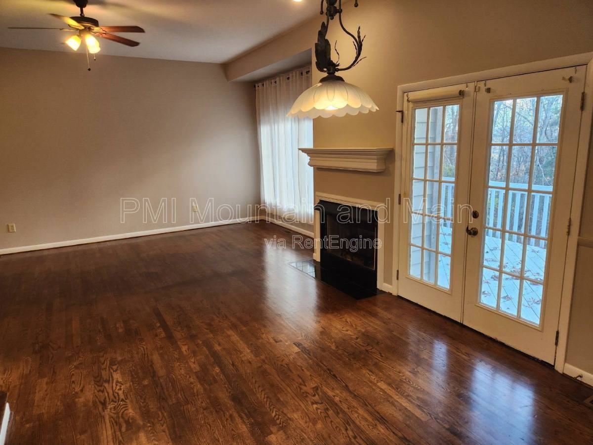 4000 Laurel Park Hwy - Photo 5 of 10