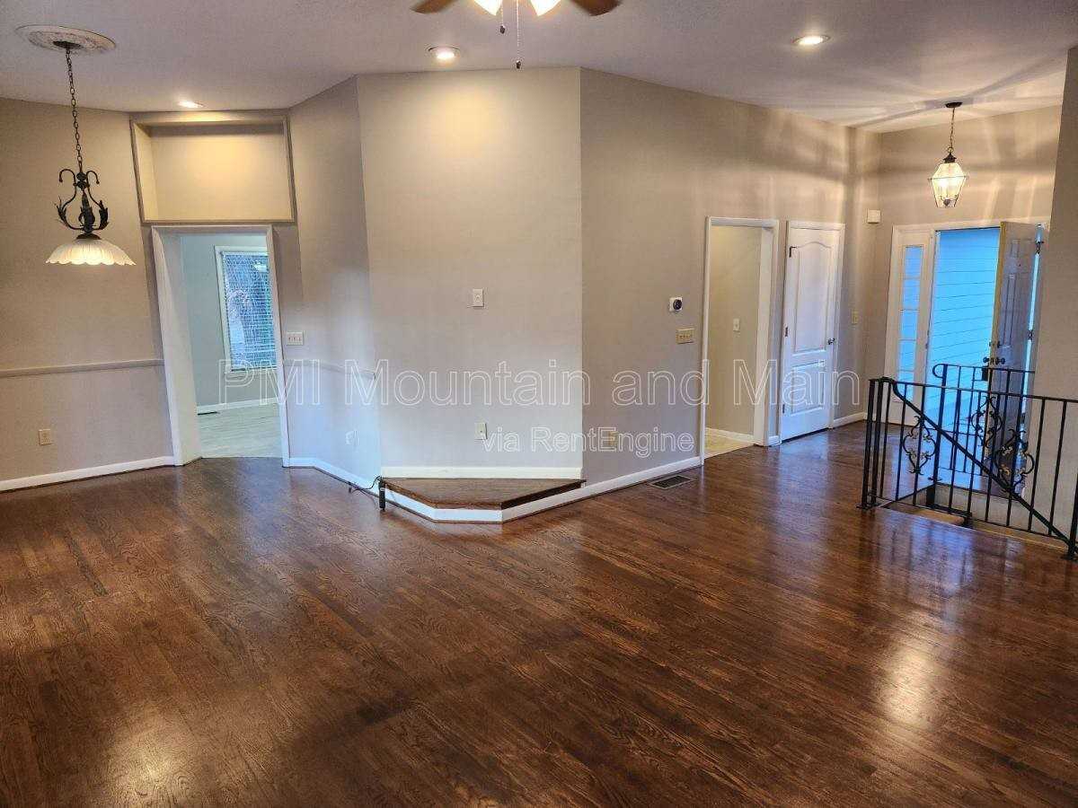 4000 Laurel Park Hwy - Photo 7 of 10