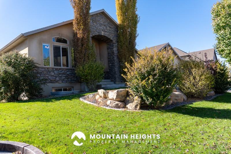 4071 S Sandpiper Ln - Photo 3 of 50