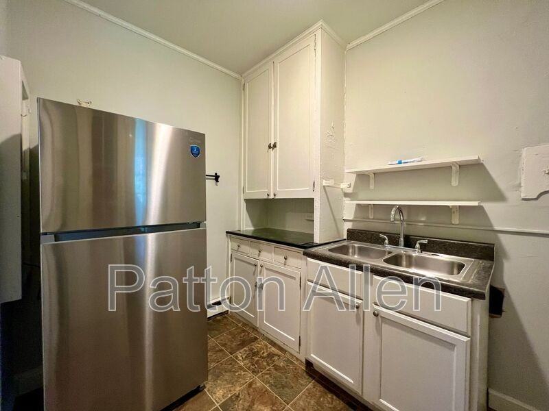 28 Broad St #4 - Photo 7 of 17