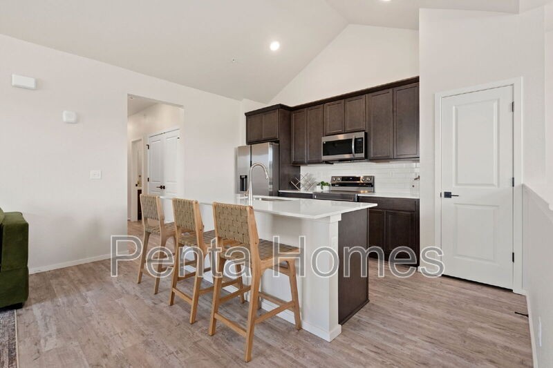 2702 Barnstormer St #A - Photo 6 of 27