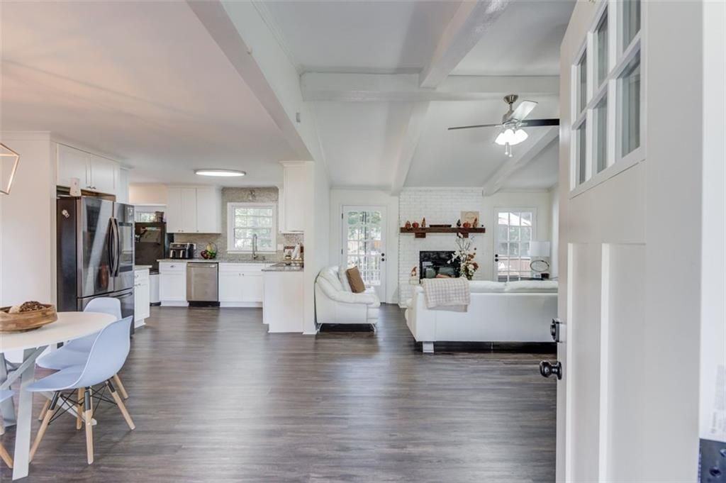3152 Westbrook Trce - Photo 3 of 26