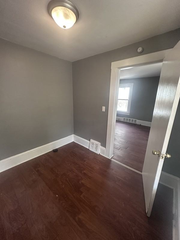 4704 Behrwald Ave - Photo 5 of 15