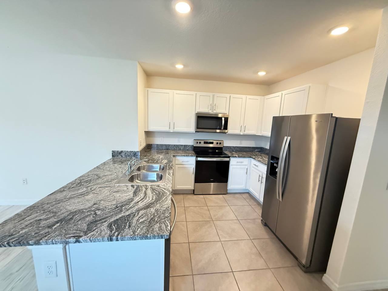 16942 Trite Bend St - Photo 5 of 34