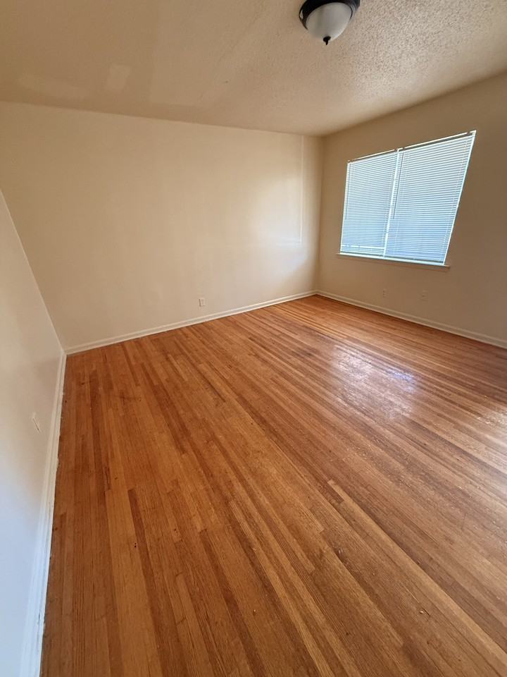 5176 Sea Shore Road - Photo 3 of 14