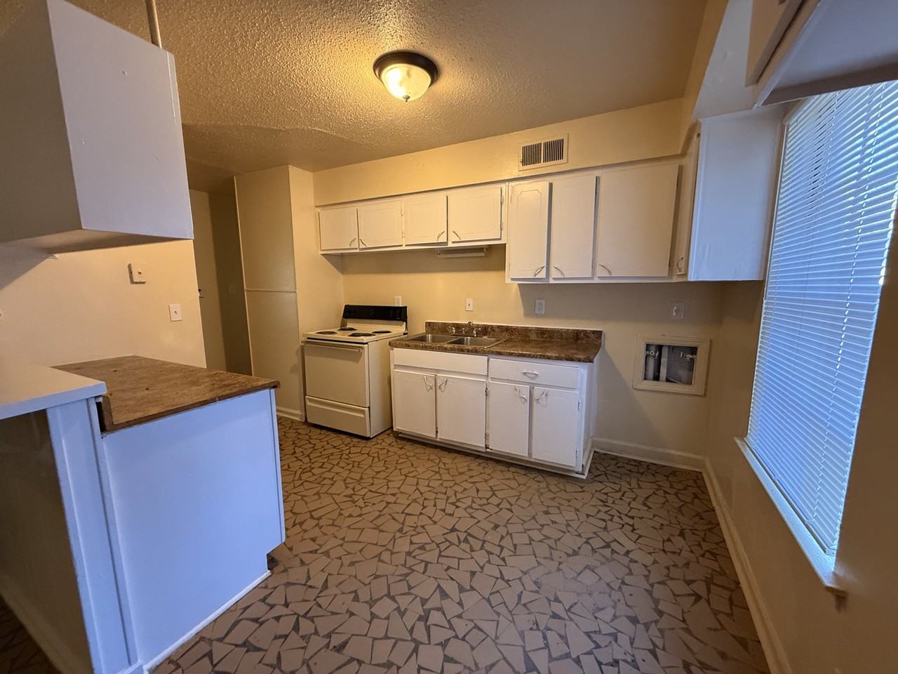 5176 Sea Shore Road - Photo 5 of 14