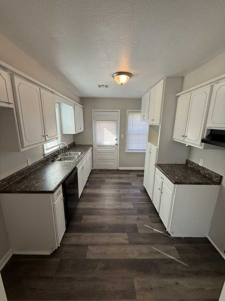 3220 Se 20th St - Photo 5 of 14