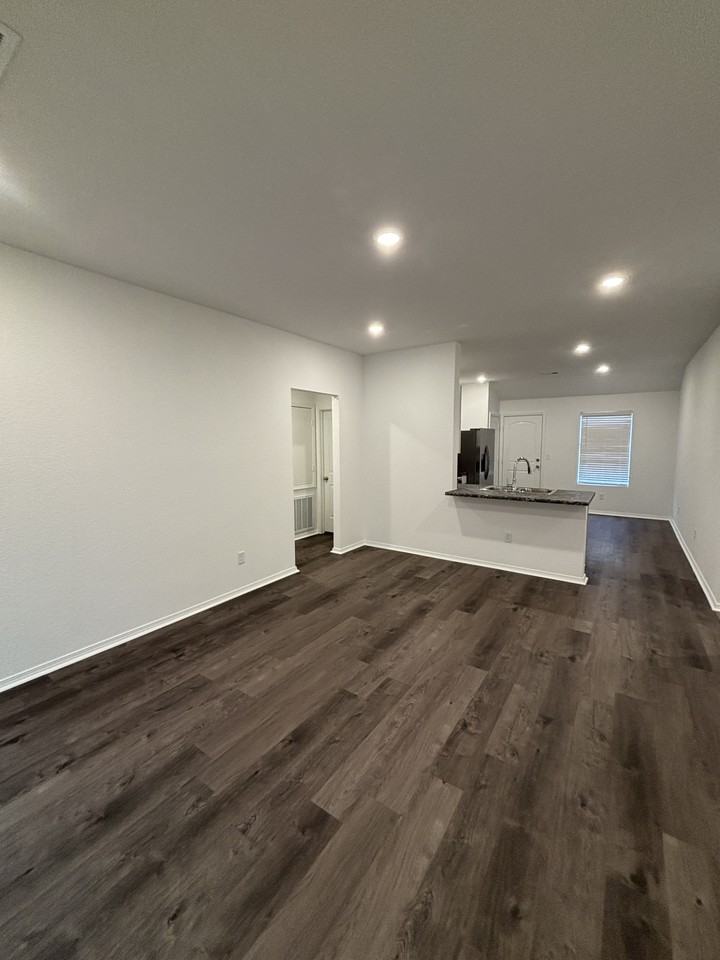 34 Ten Point Lane - Photo 3 of 18