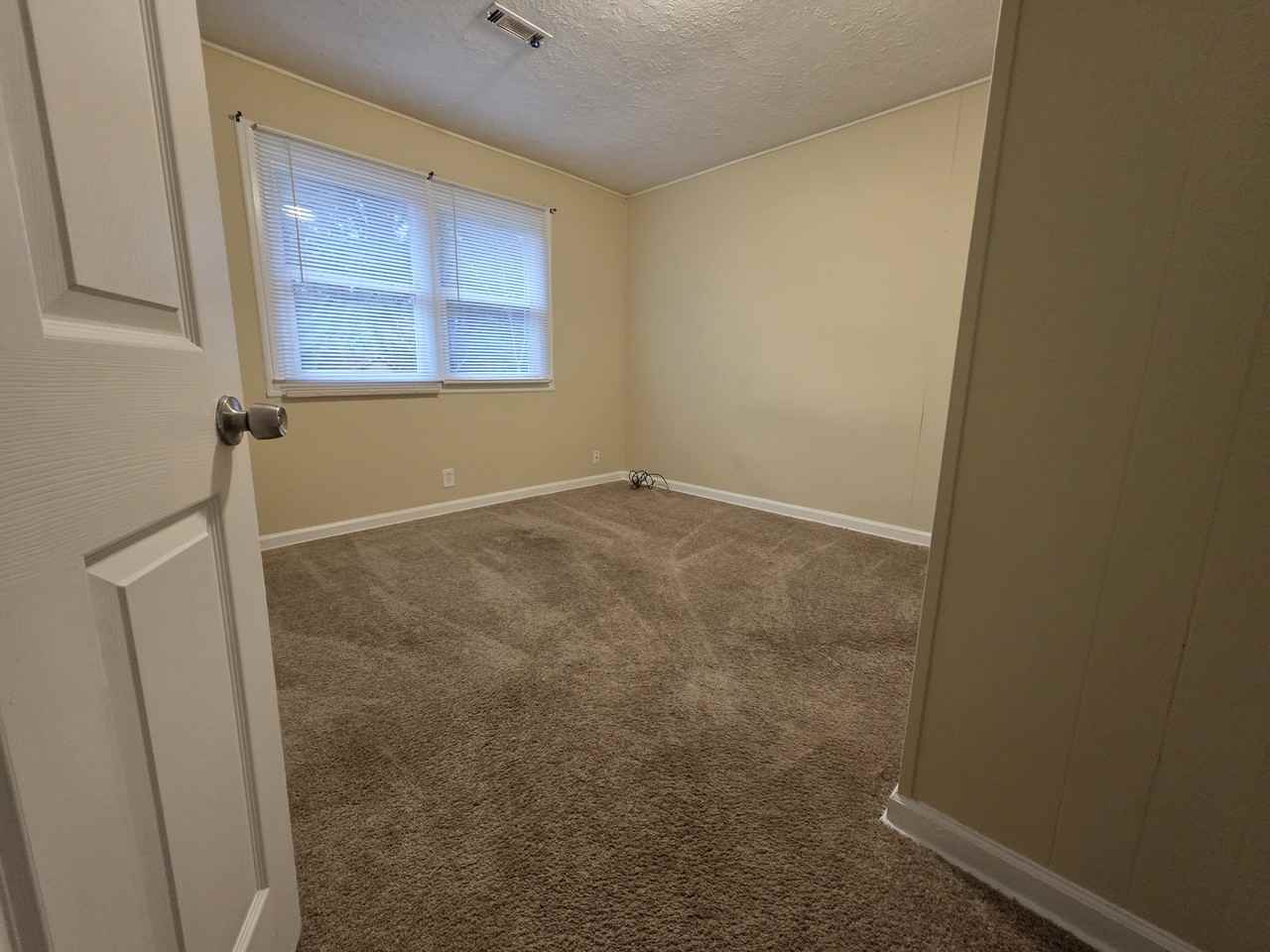 219 Barrett Road - Photo 7 of 13